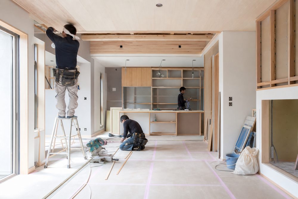 福岡の丸ごとリフォーム現場・広々とした施工中の室内