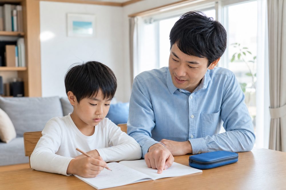 愛知で家庭教師と中学受験の勉強をする小学生